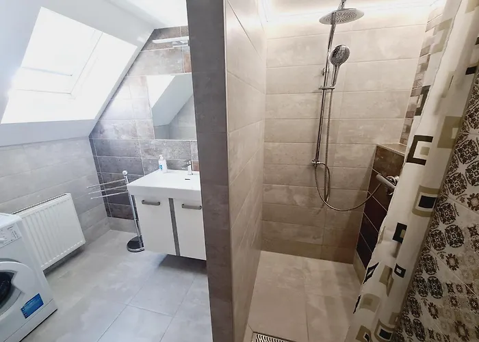 Taban Apartment *
